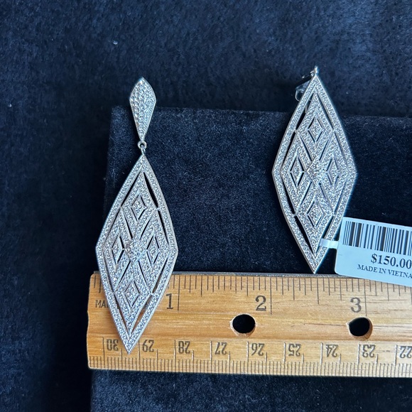 Stunning Crystal Earrings - new with tags - Picture 4 of 4